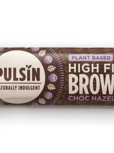 veganiškas šokoladinis lazdyno riešutų batonėlis brownie